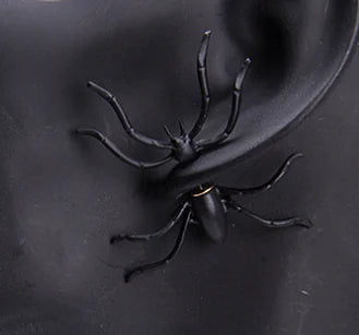Crawling Spider Earrings (1 Pair)