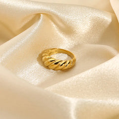 Luxurious 18K gold plated Ring