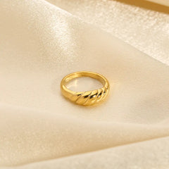 Luxurious 18K gold plated Ring
